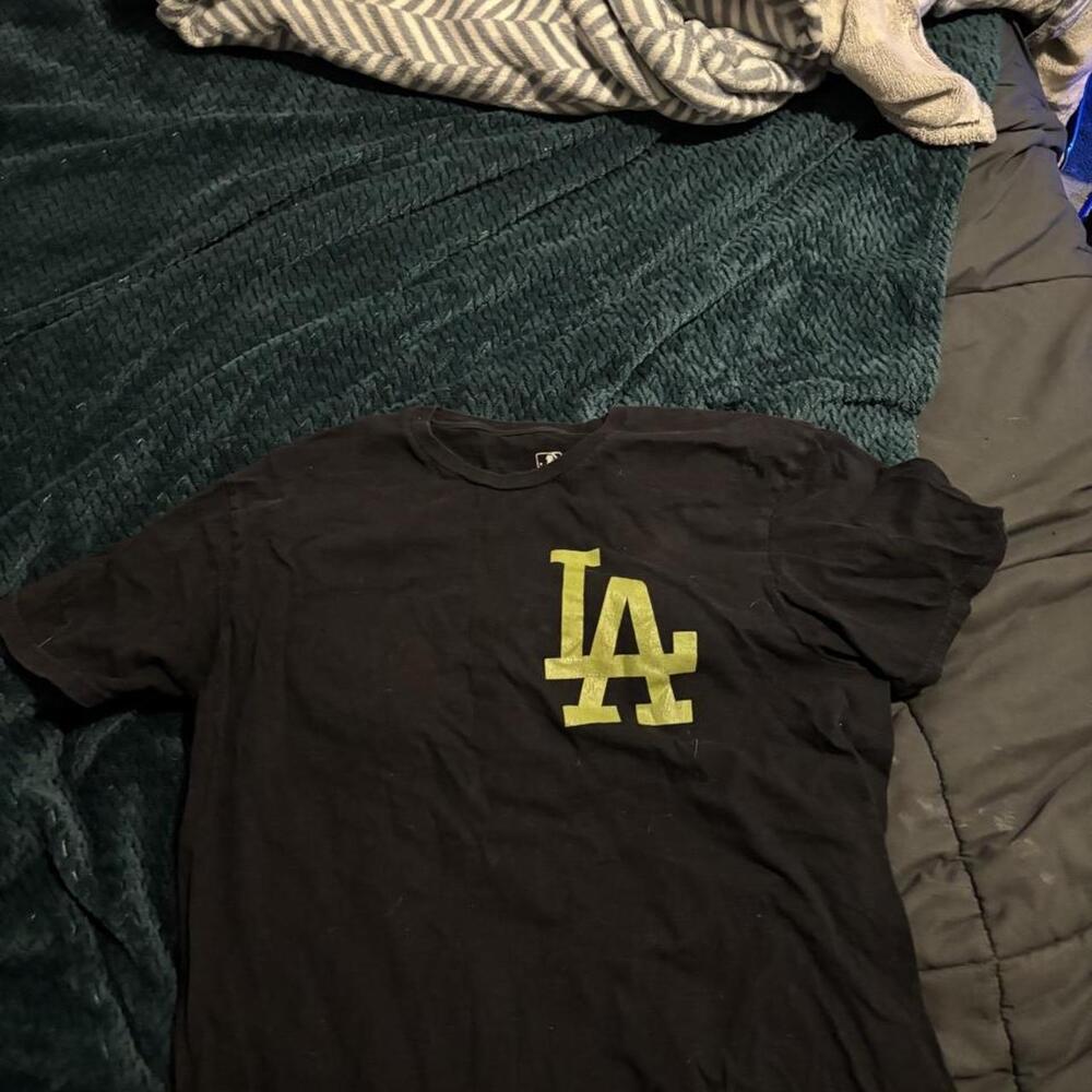 Black and yellow LA Dodgers cotton t-shirt with yellow LA logo